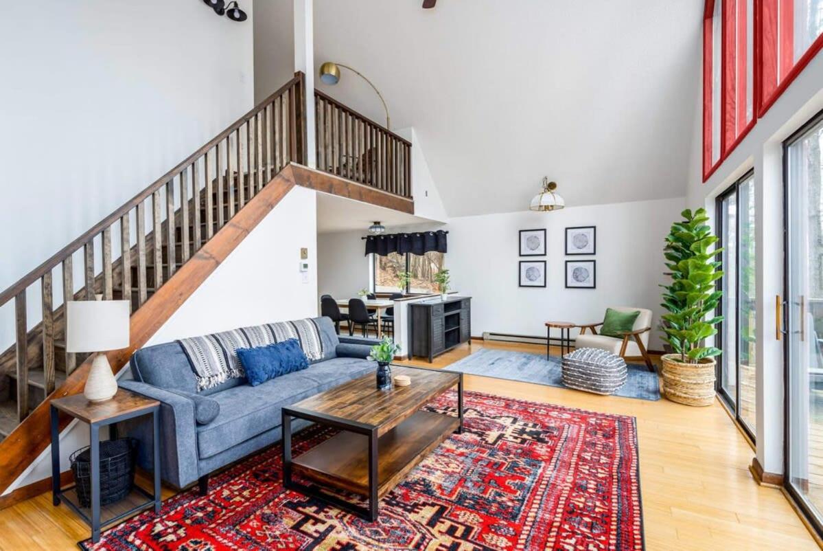 Modern Chalet Cabin W Hot Tub, Deck&Grill, & Wifi! Inwood Eksteriør billede