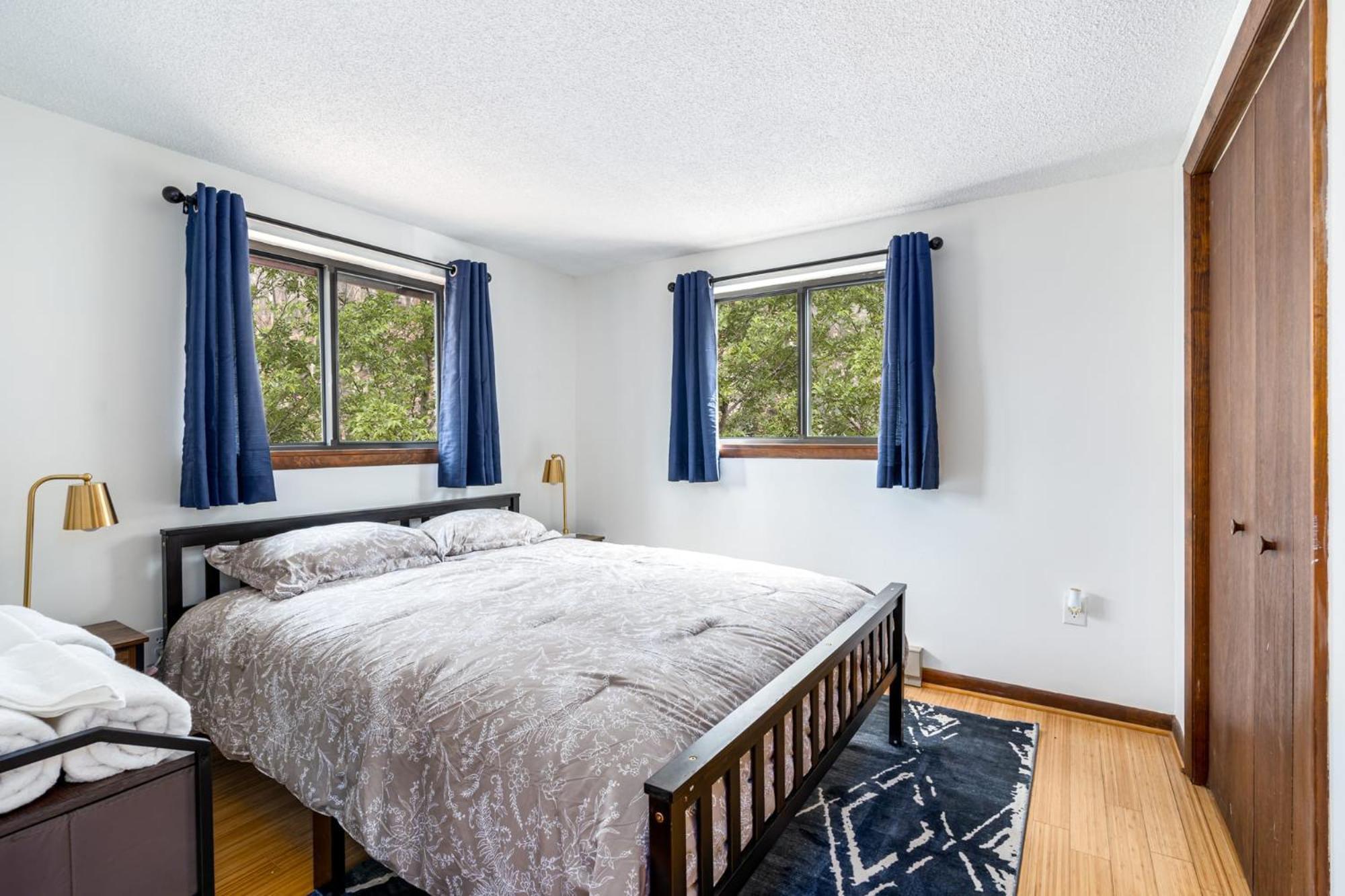 Modern Chalet Cabin W Hot Tub, Deck&Grill, & Wifi! Inwood Eksteriør billede